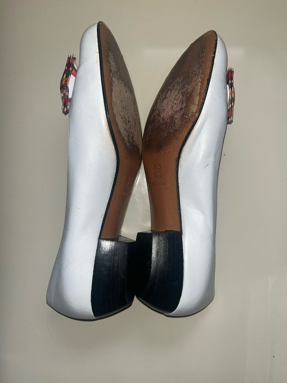 Salvatore Ferragamo White Leather Pumps with Multicolor Plaid Bow - Picture 3 of 3